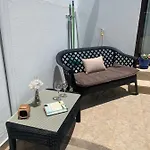 Linda *