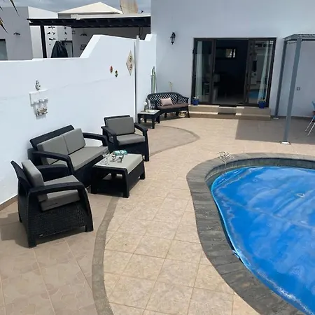 Linda * Playa Blanca (Lanzarote)