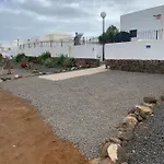 Linda Villa *